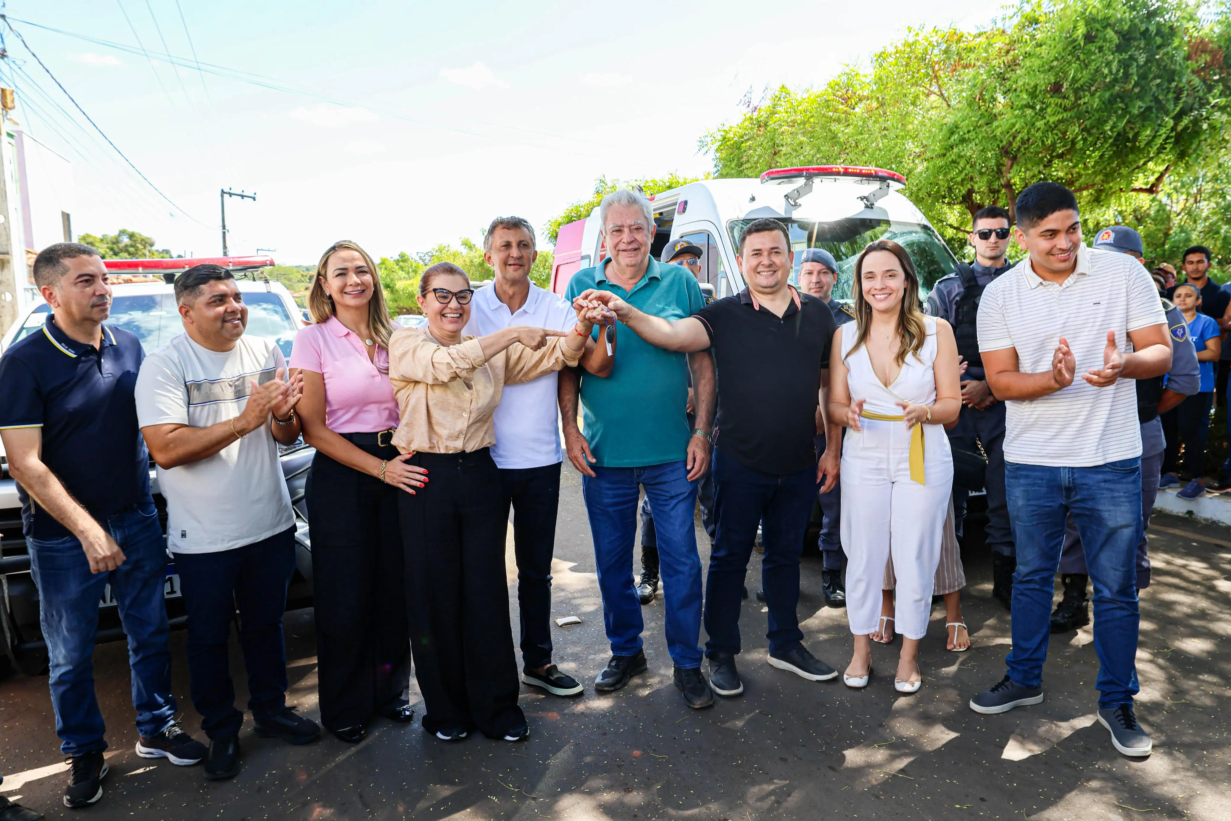 Foto 8 – Matões recebe nova viatura e ambulância em solenidade com autoridades